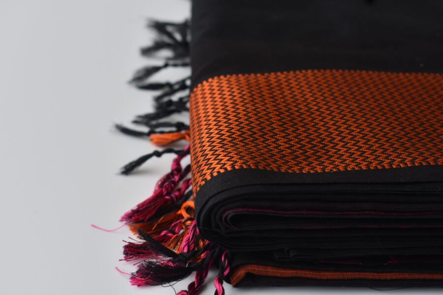 Maheshwari Mughal Black Saree - Image 5