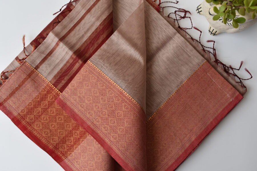 Maheshwari Diamond Border Beige/Red Saree - Image 10