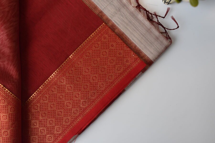 Maheshwari Diamond Border Beige/Red Saree - Image 7