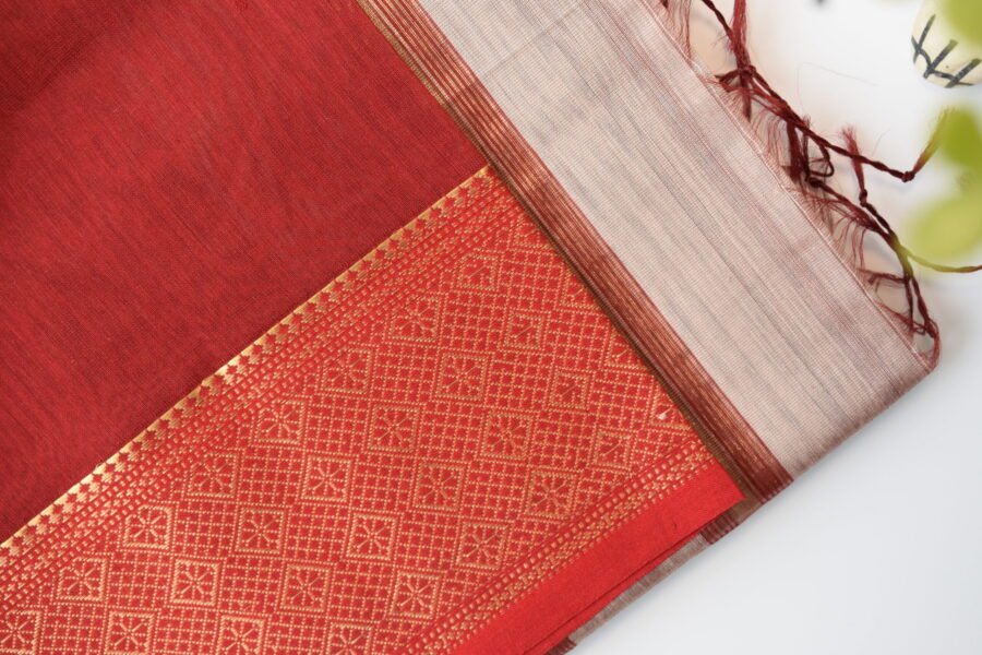Maheshwari Diamond Border Beige/Red Saree - Image 12