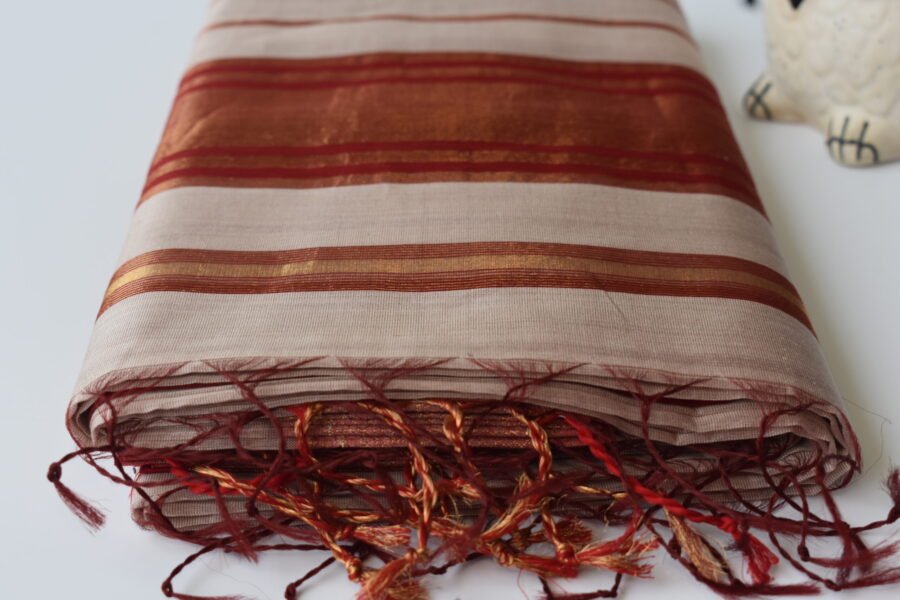 Maheshwari Diamond Border Beige/Red Saree - Image 3