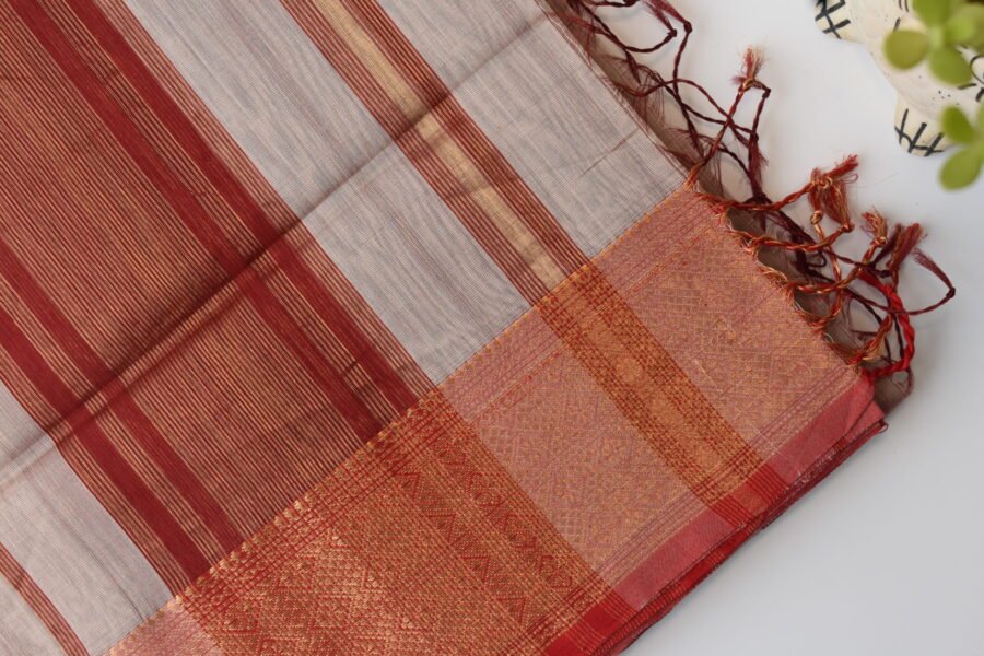 Maheshwari Diamond Border Beige/Red Saree - Image 4