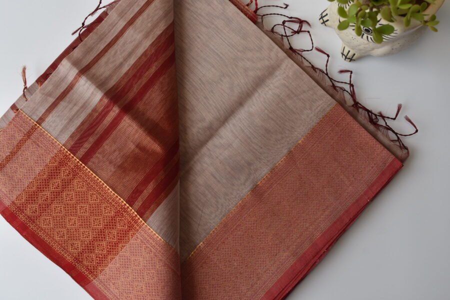 Maheshwari Diamond Border Beige/Red Saree - Image 17