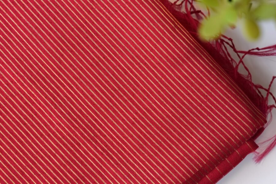 maheshwari-chameli-border-goldenstripes-hotpink-saree