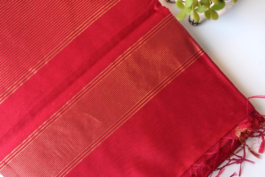 maheshwari-chameli-border-goldenstripes-hotpink-saree