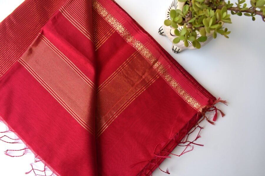 maheshwari-chameli-border-goldenstripes-hotpink-saree