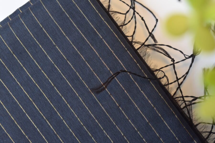 maheshwari-chameli-border-goldenstripes-darkblue-saree