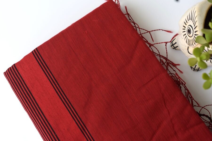 Maheshwari Diamond Border Blood Red Saree - Image 4