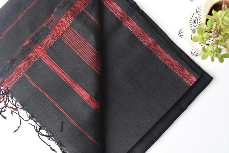 Maheshwari V Border Black Saree - Image 11