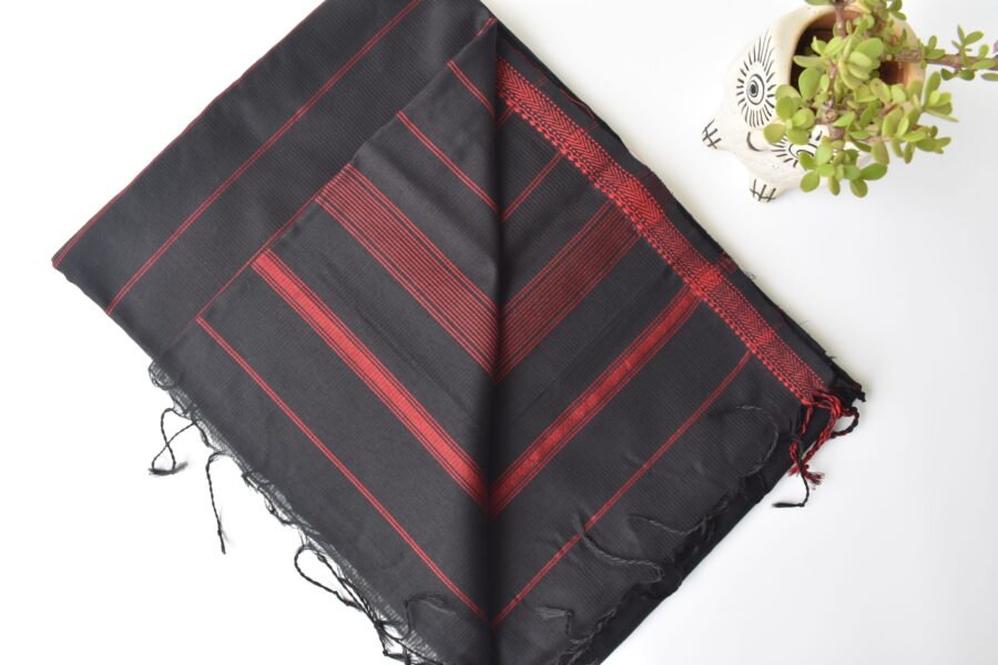 Maheshwari V Border Black Saree - Image 13